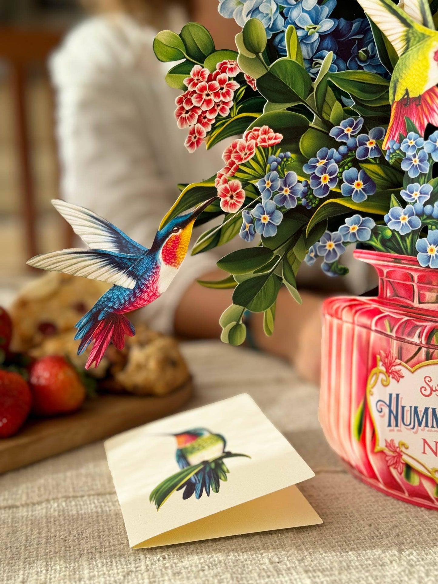 FreshCut Paper LLC - Hummingbird Oasis (8 Pop-up Greeting Cards)
