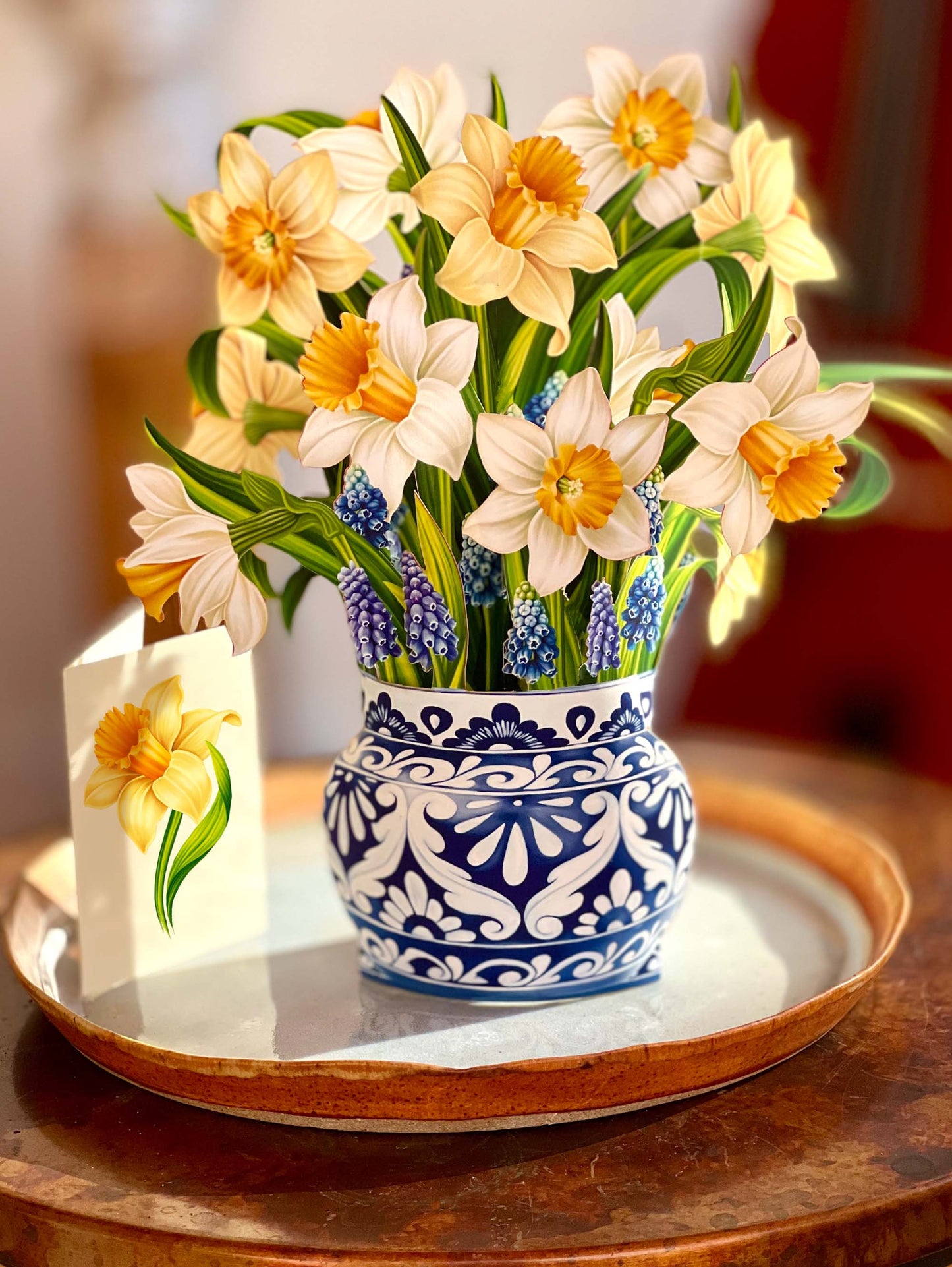 FreshCut Paper LLC - English Daffodils (8 Pop-up Greeting Cards)